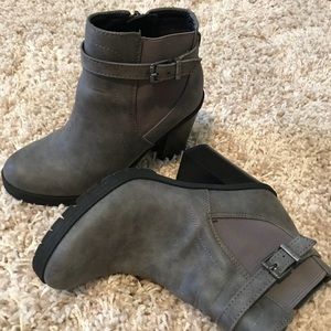 Circus by Sam Edelman Sz 7 Gray Heel Ankle Booties